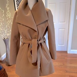 Tahari Tan Trench Coat with Dramatic Lapel and Belted Waist